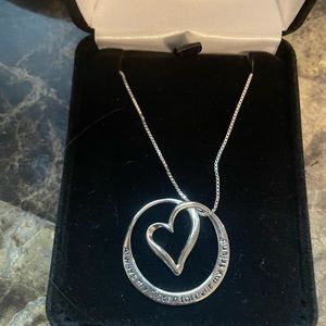 NWOT sister necklace